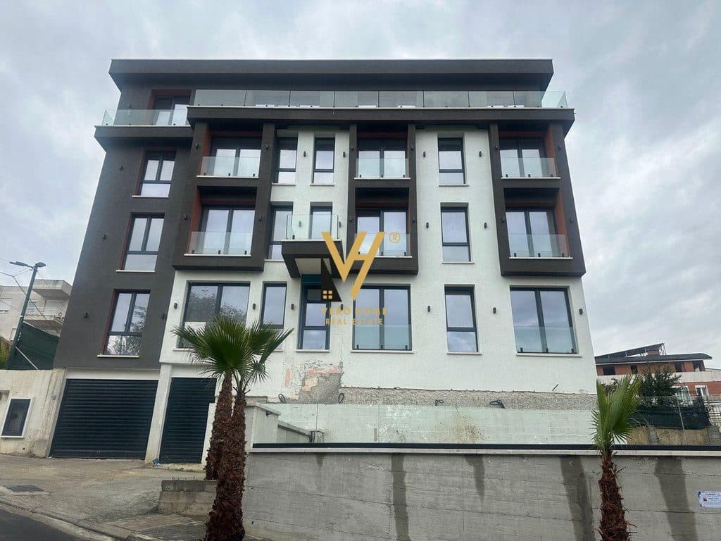 SHITET GODINE BIZNESI 1.100 M2 TE KODRA E DIELLIT 2.500.000 EURO