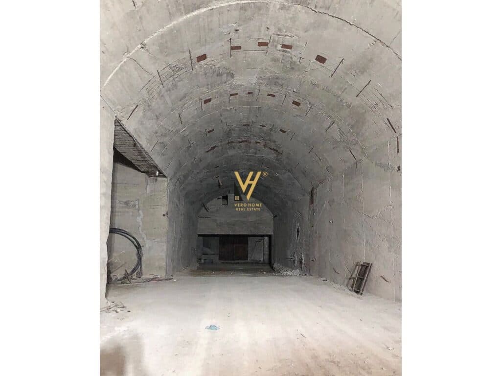 Jepet Magazine-Tunel me qera ne Shkoze 6.000 m2