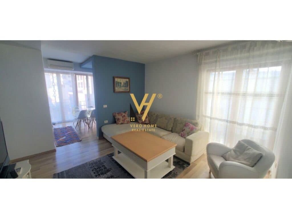Jepet Apartament 1+1+ballkon me qera te Rruga Myslym Shyri 65 m2