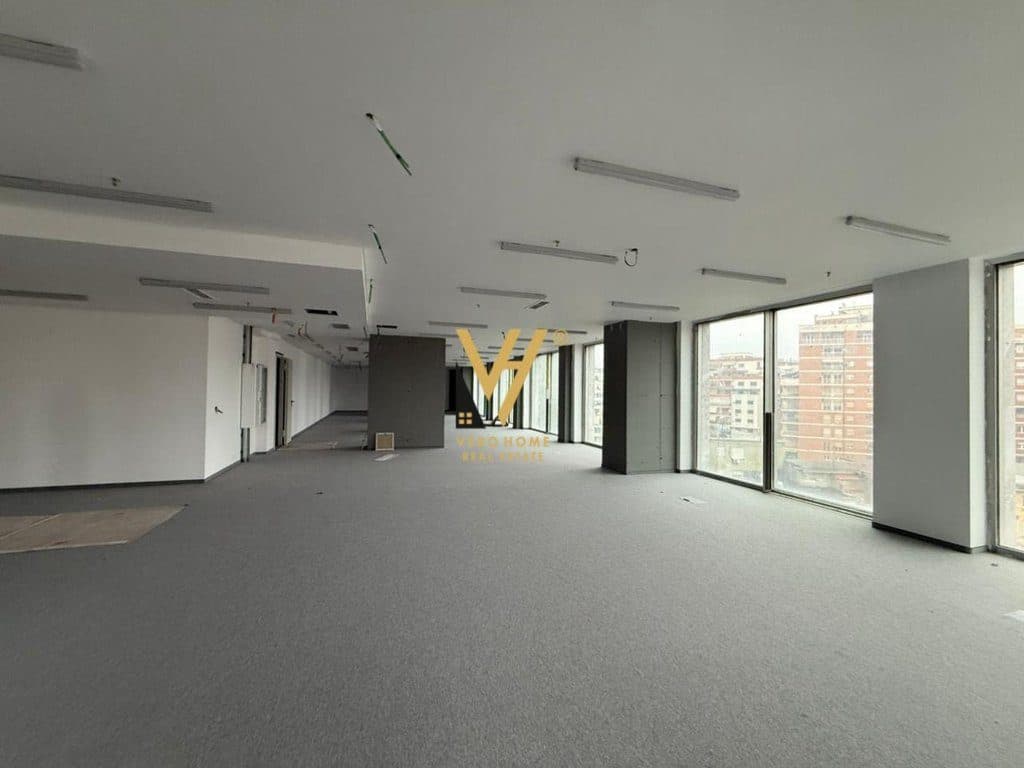 JEPET AMBIENT BIZNESI 1.570 M2 ME QIRA TE DOWNTOWN 39.300 EURO