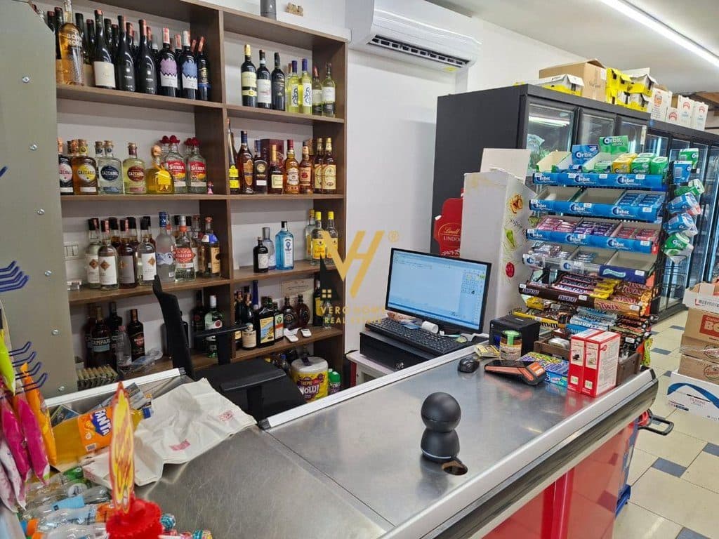 JEPET DYQAN 134 M2 ME QIRA TE MYSLYM SHYRI 1.500 EURO 3