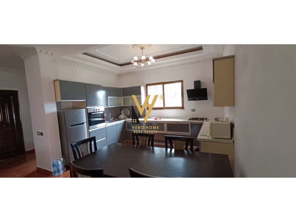 JEPET APARTAMENT 3+1+BLK ME QERA NE SHKOZE 600 EURO 3