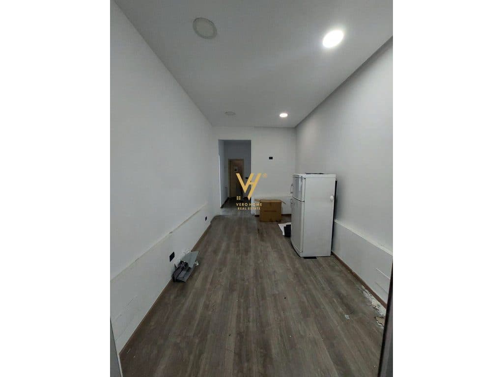 JEPET DYQAN 100 M2 ME QERA NE VASIL SHANTO 1.500 EURO