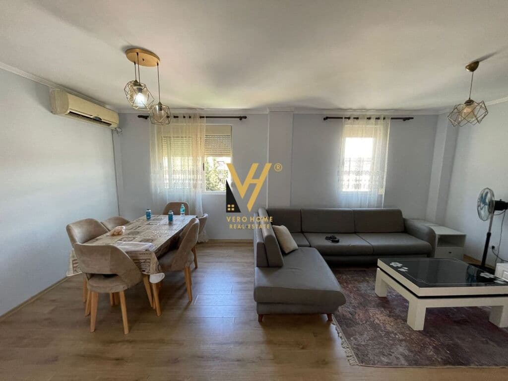 Shitet Apartament 3+1+2+ballkon te Liqeni i Thate 175 m2 3