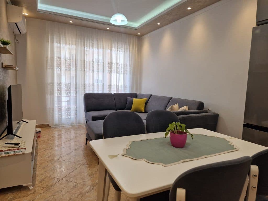 JEPET APARTAMENT 2+1+2+BLK ME QERA NE DON BOSKO 800 EURO