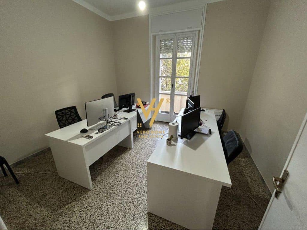 JEPET ZYRE 127 M2 ME QERA TE STADIUMI DINAMO 1.000 EURO 2