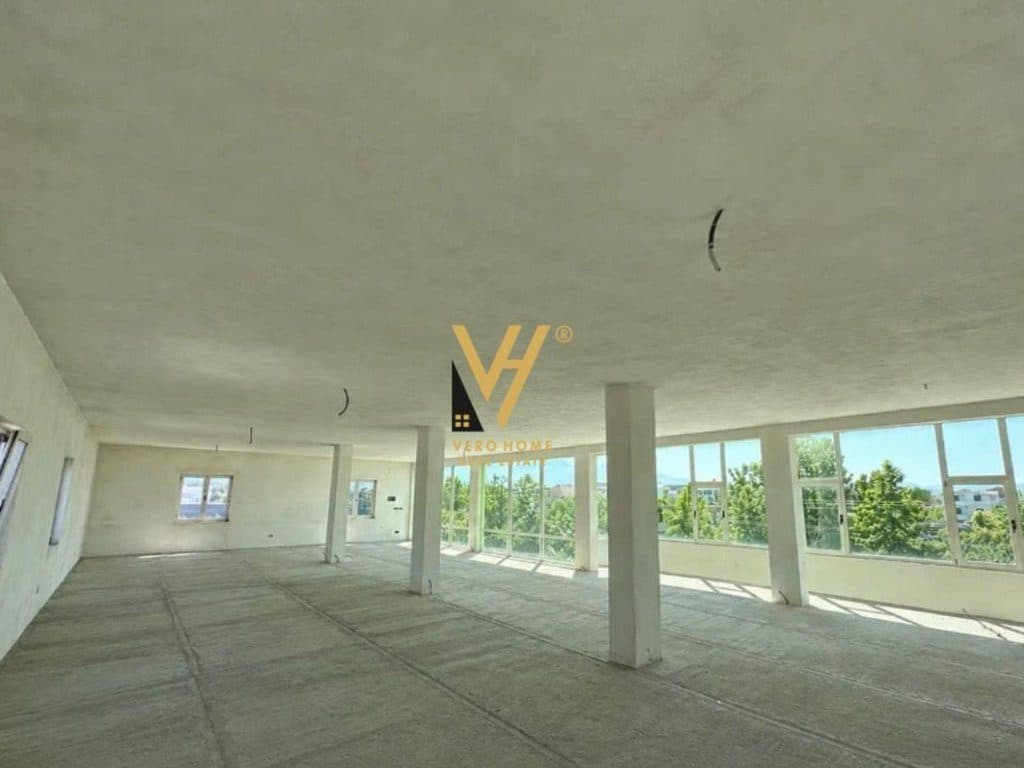 JEPET AMBIENT BIZNESI 150 M2 ME QIRA NE INSTITUT 900 EURO 2
