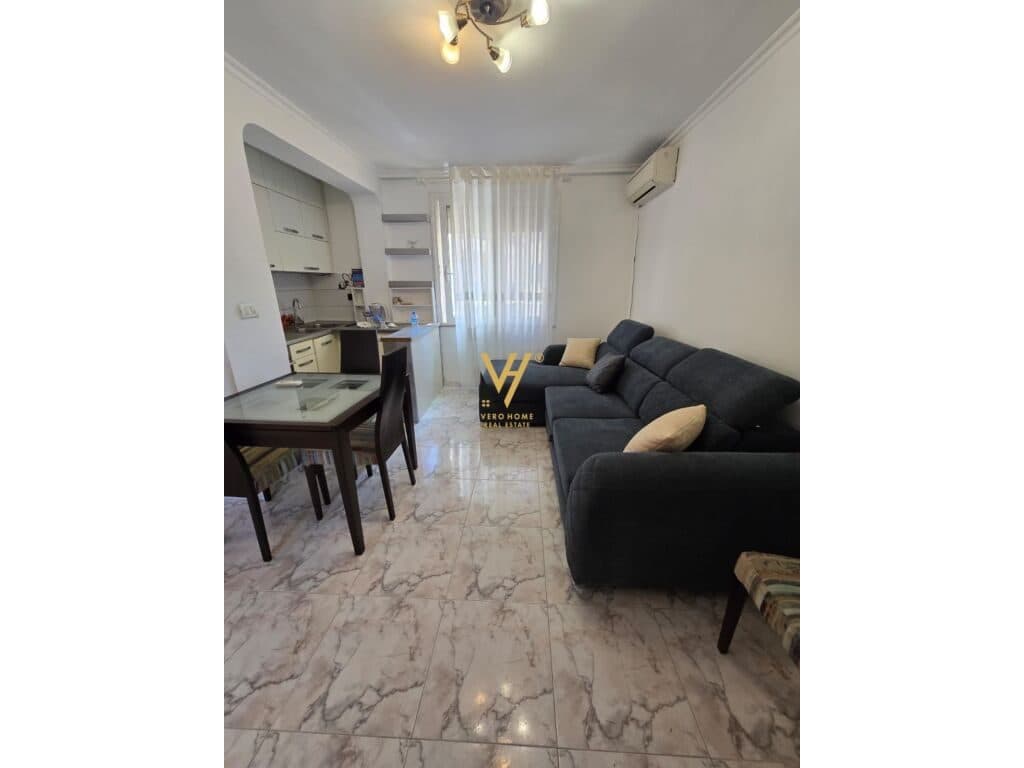 Shitet Apartament 1+1+ballkon te Rruga Hoxha Tahsim 50 m2