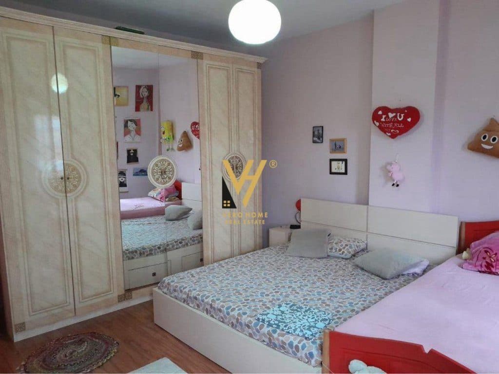 JEPET APARTAMENT 2+1+2+BLK ME QIRA TE KOMUNA E PARISIT 60.000 LEKE 3