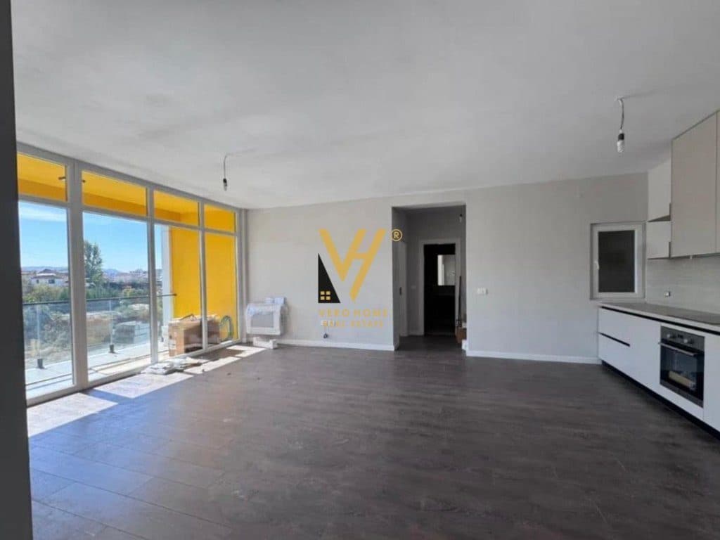 JEPET APARTAMENT 2+1+2BLK ME QERA TE BULEVARDI I RI 60.000 LEKE