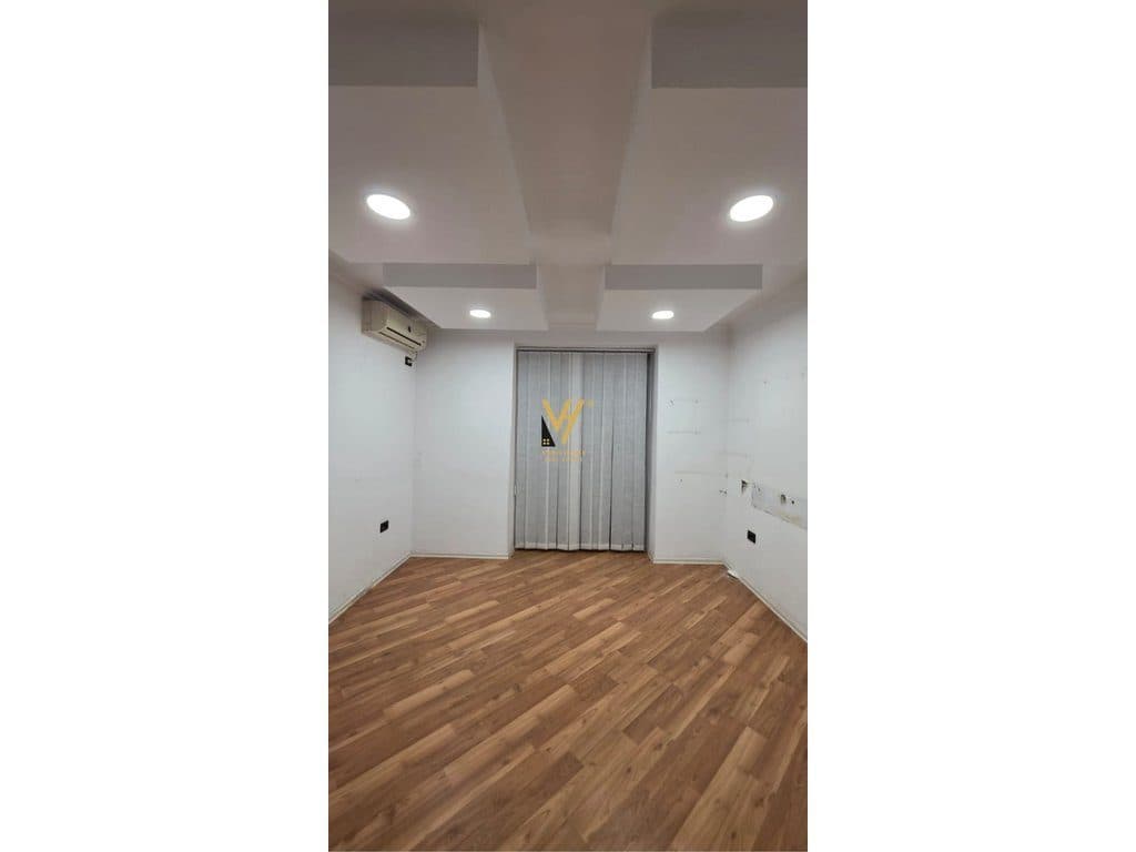 JEPET ZYRE 50 M2 ME QIRA TE 21 DHJETORI 80.000 LEKE 1