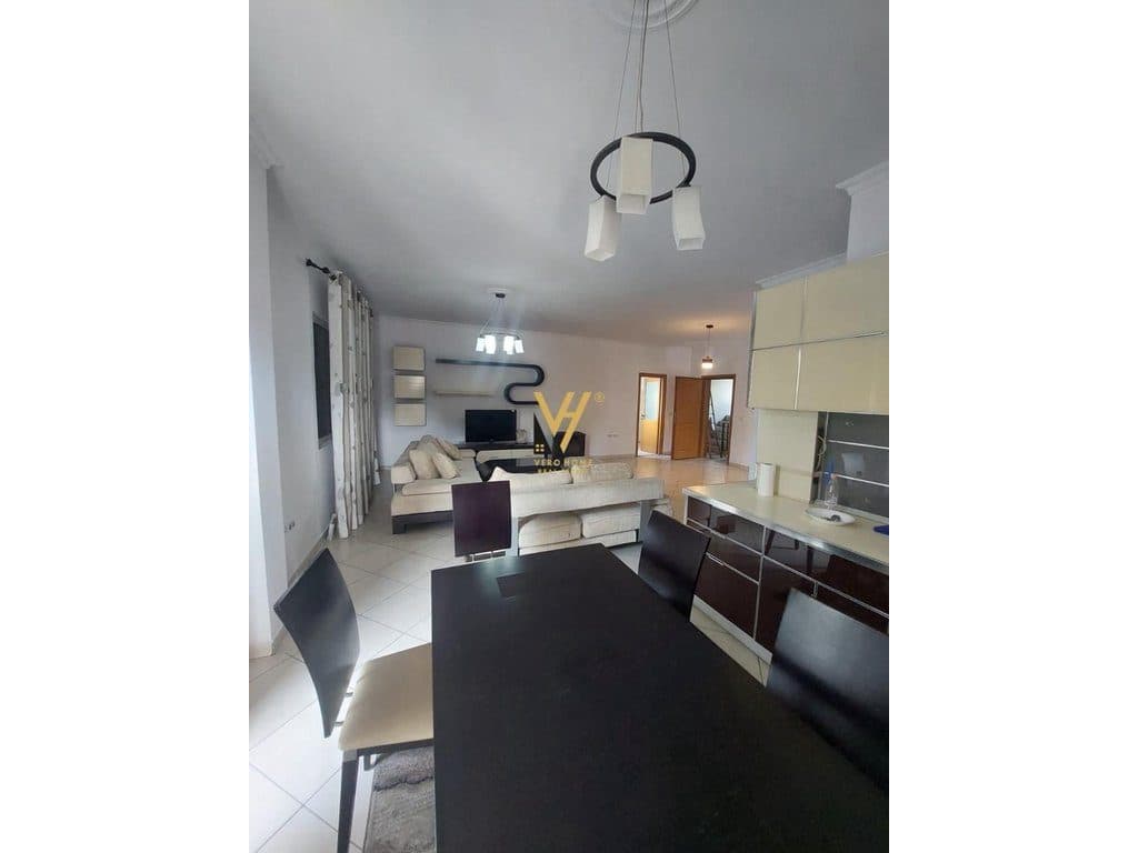 JEPET APARTAMENT 3+1+2BLK ME QERA NE SELITE 60.000 LEKE 2