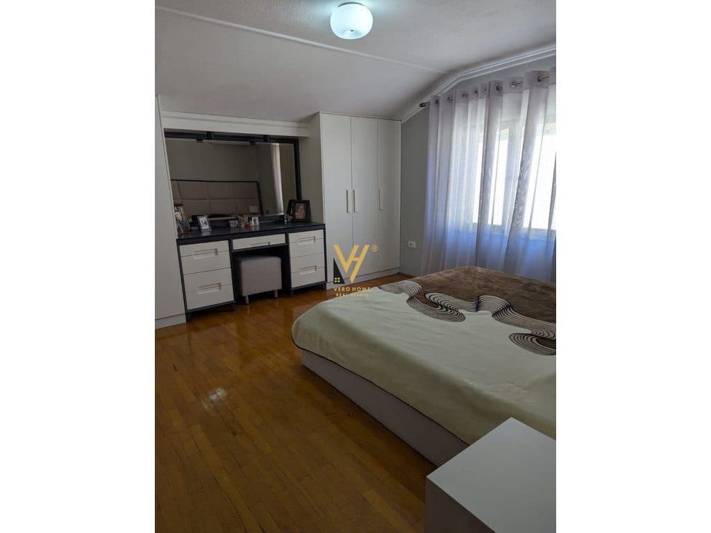 SHITET VILE 3-KATSHE TE RR.ROBERT NACI, BLVD I RI 515.000 EURO 3