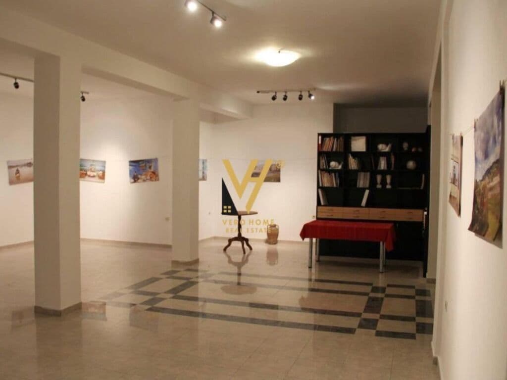 Jepet Zyre me qera te Rruga e Kavajes 120 m2 1