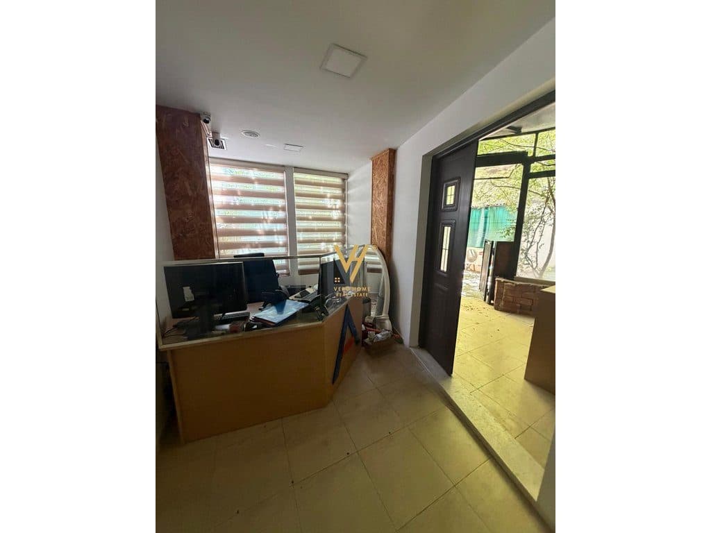 JEPET ZYRE 160 M2 ME QIRA NE MYSLYM SHYR 1.500 EURO