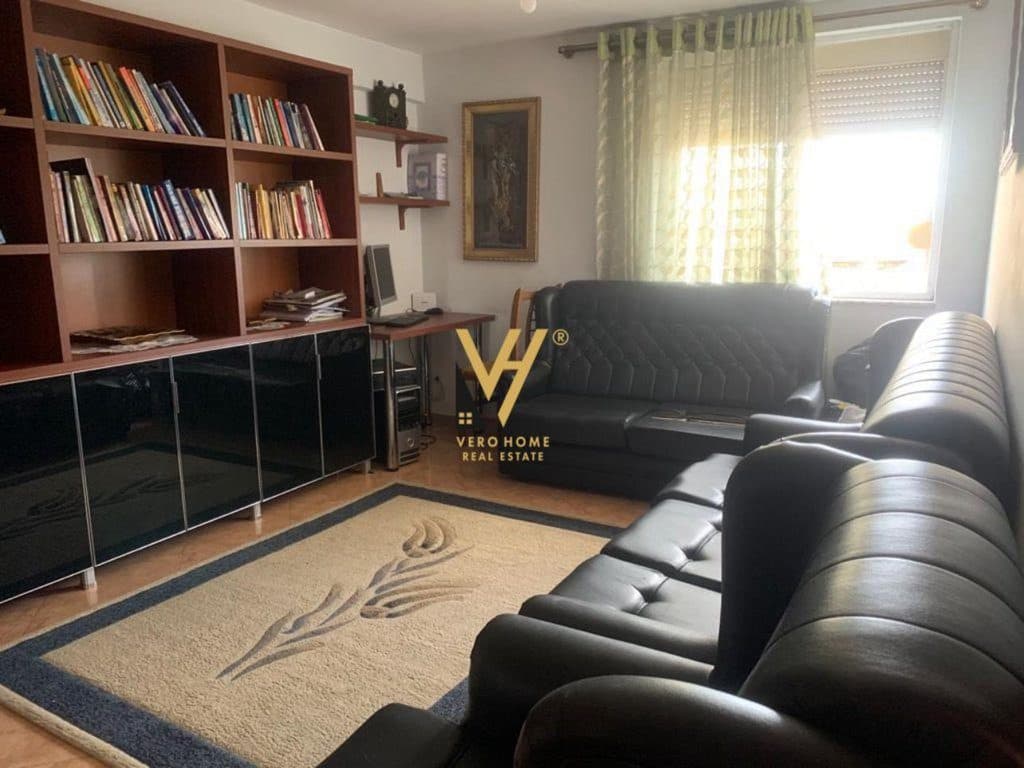 JEPET APARTAMENT 3+1+BLK ME QERA TE PAZARI I RI 70.000 LEKE