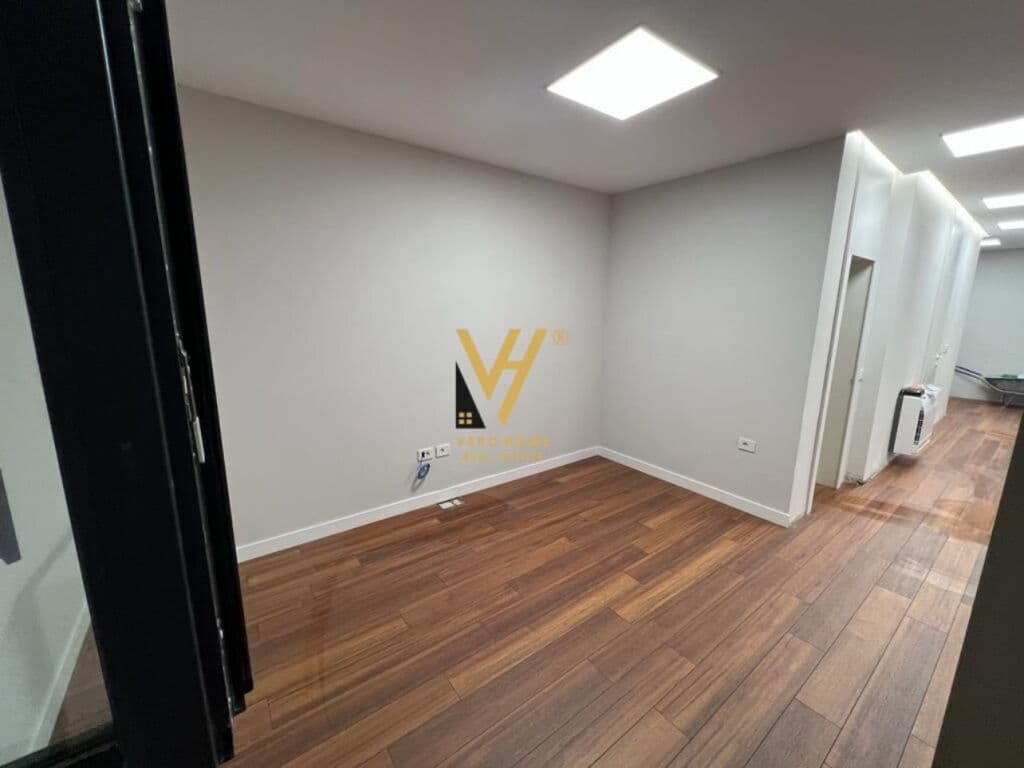 Jepet Ambient Biznesi me qera te Shallvaret 150 m2 3