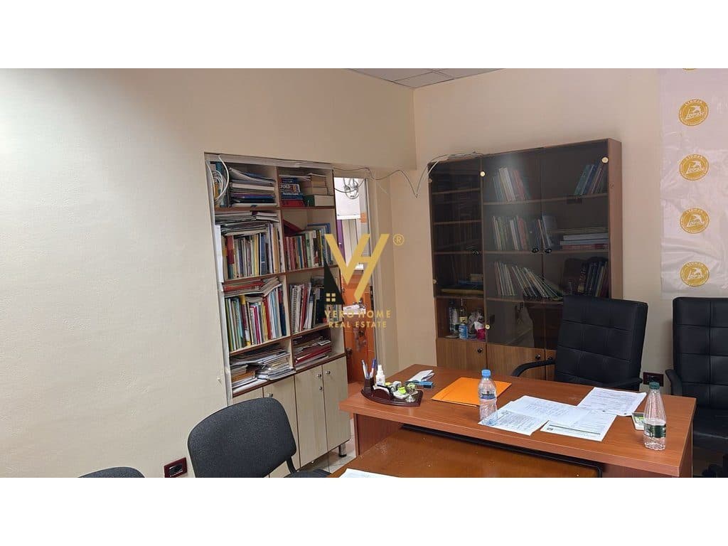 JEPET ZYRE 20 M2 ME QERA TE RRUGA FORTUZI 450 EURO