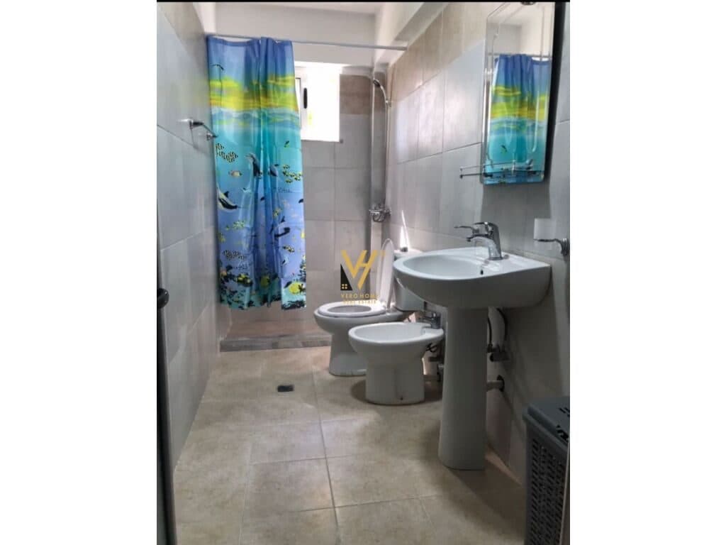 Jepet hyrje e nje vile 1+1+blk me qera te Kupola ne Laprake 70 m2 3