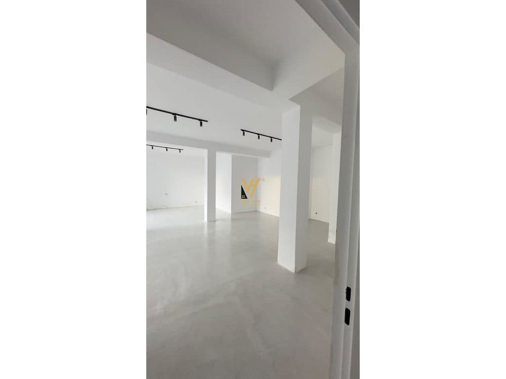 JEPET APARTAMENT 1+1 ME QERA NE QENDER 1.000 EURO 2
