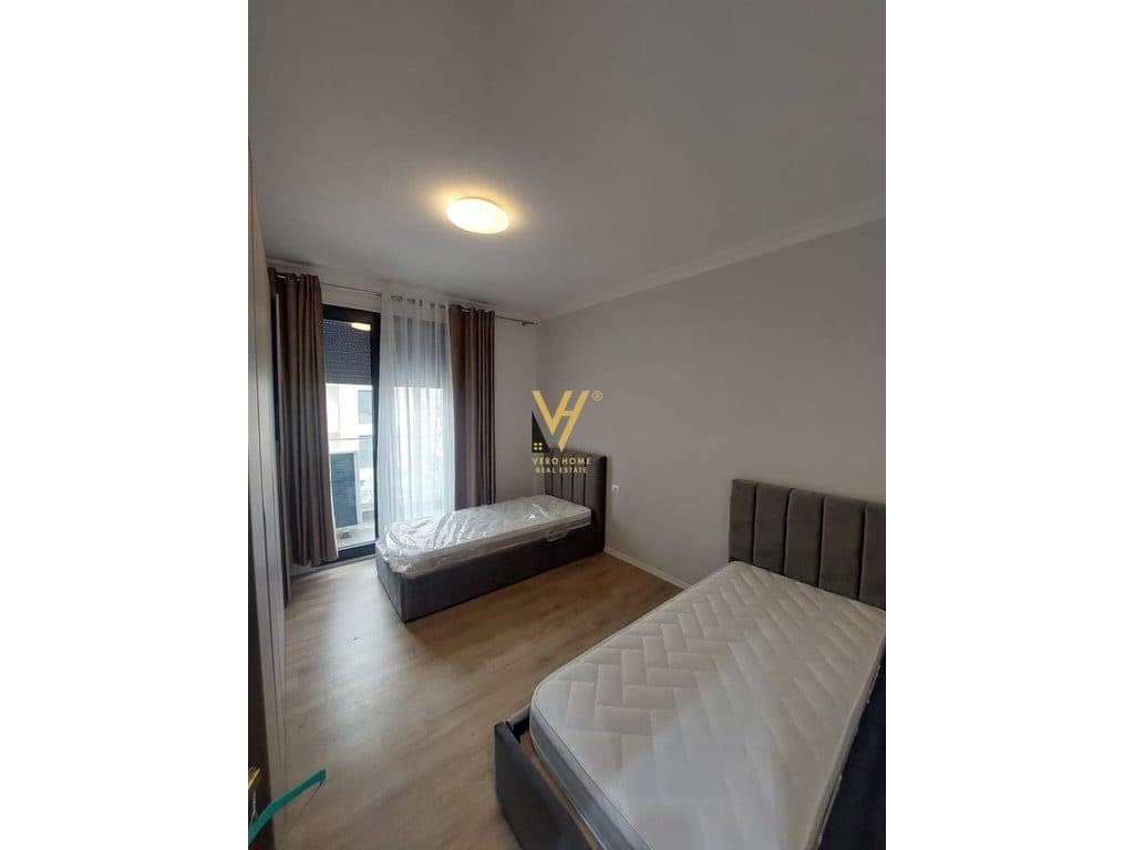 JEPET APARTAMENT 2+1+BLK ME QERA NE PORCELAN 1.000 EURO 4