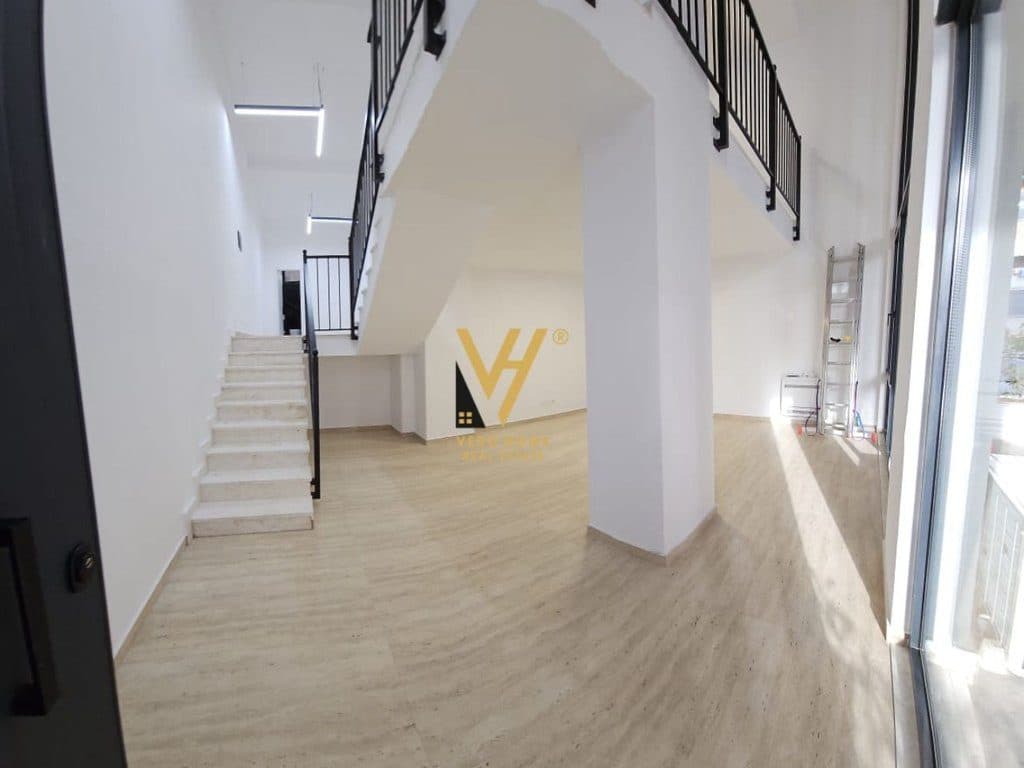 JEPET ZYRE DUPLEX 130 M2 ME QERA TE RR.TEFTA TASHKO 1.000 EURO 2