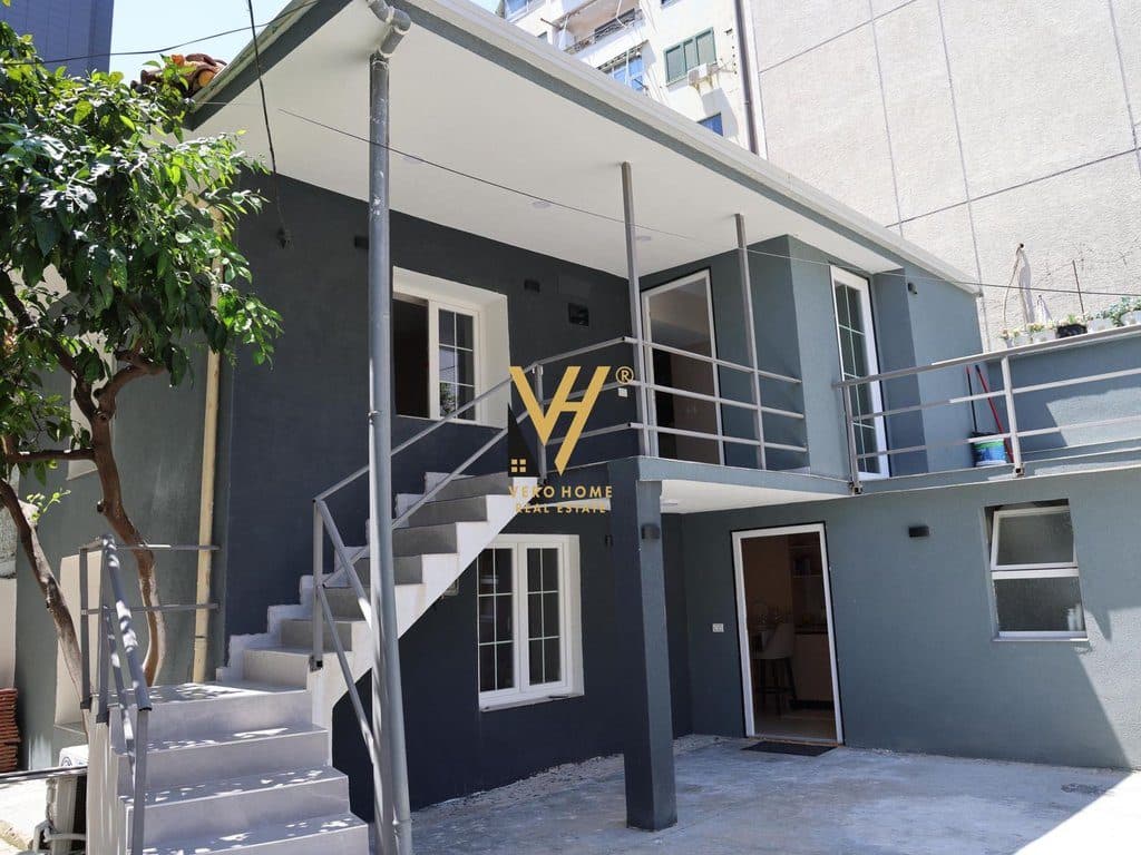 JEPET SHTEPI 2 KATSHE PRIVATE ME QIRA NE QENDER 1.200 EURO