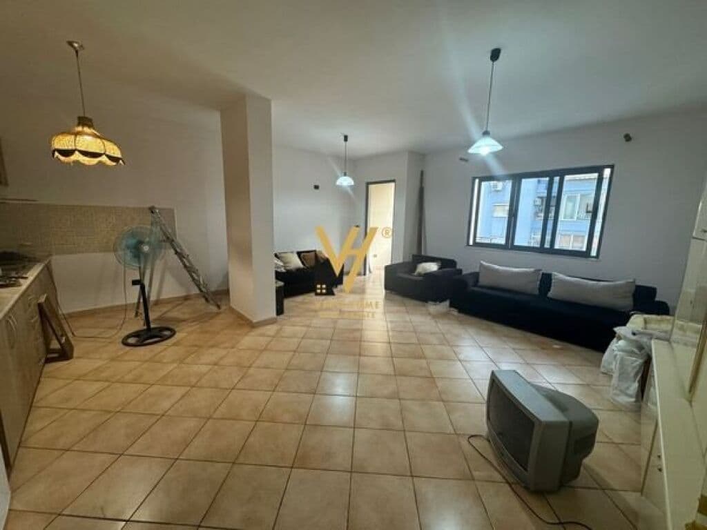 Jepet Zyre me qera te Lulishtja , Komuna e Parisit 115 m2