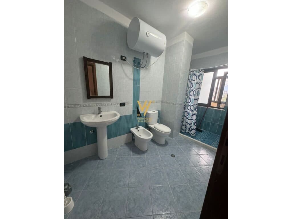 Jepet Apartament 2+1+2+ballkon me qera te Lulishtja , Komuna e Parisit 115 m2