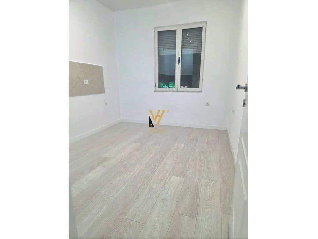 JEPET APARTAMENT 3+1+BLK ME QIRA TE RRUGA E KAVAJES 800 EURO 2