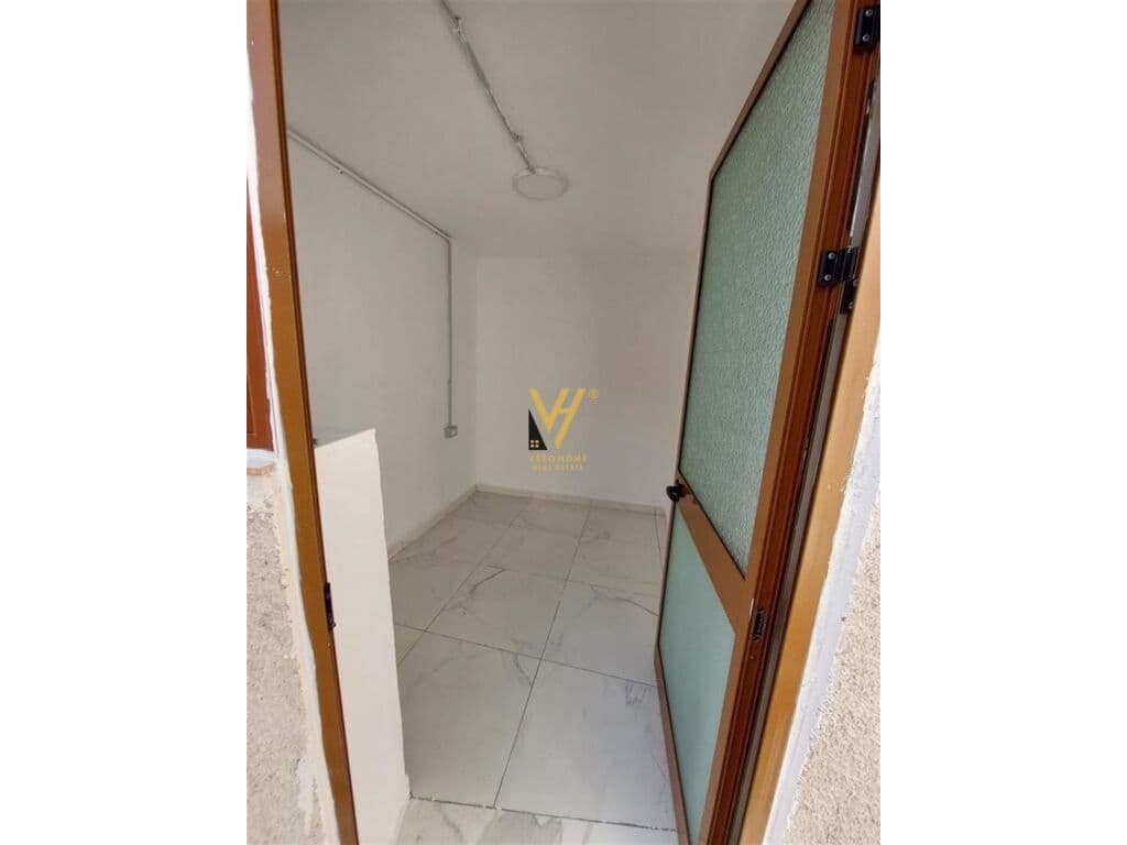 Jepet Magazine me qera te Rruga e Arberit 500 m2 2