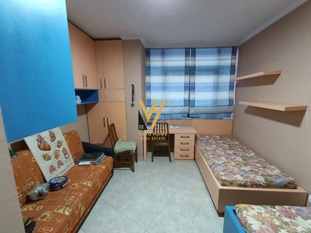JEPET APARTAMENT 2+1+2+BLK ME QERA TE MINISTRIA E JASHTME 1.000 EURO 4
