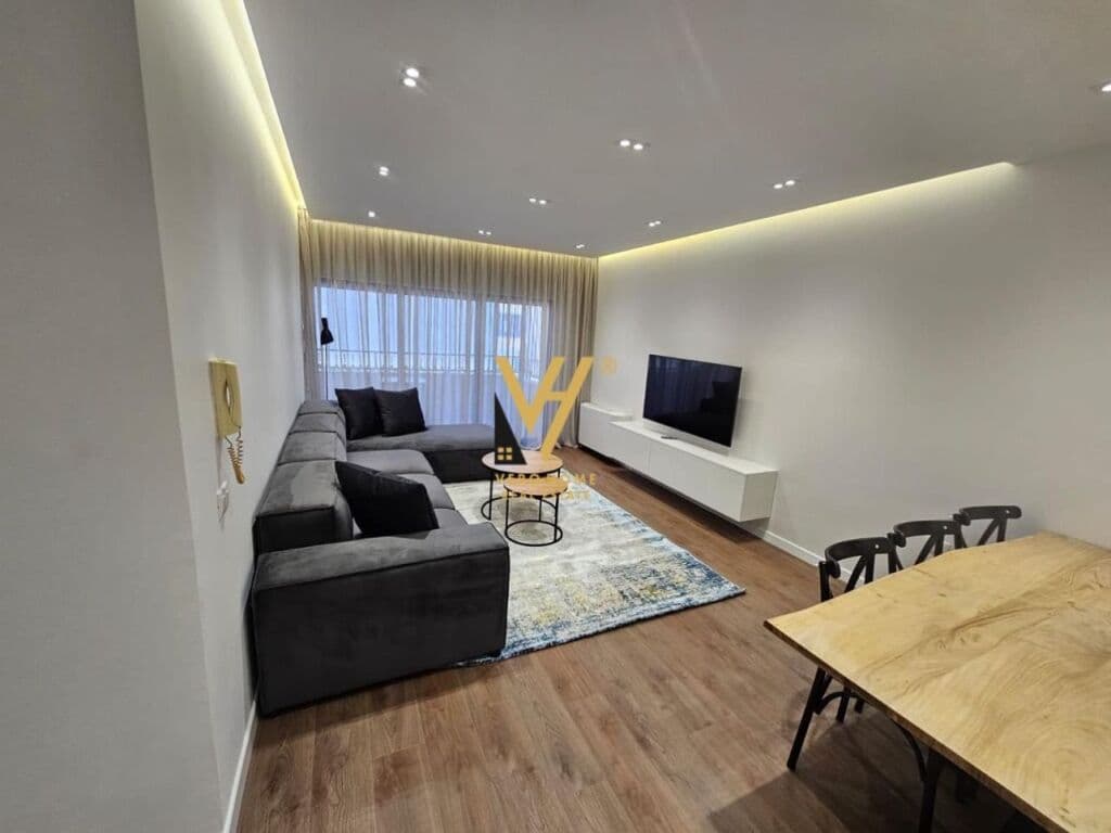Jepet Apartament 2+1+ballkon me qera te Myslym Shyri 100 m2 3