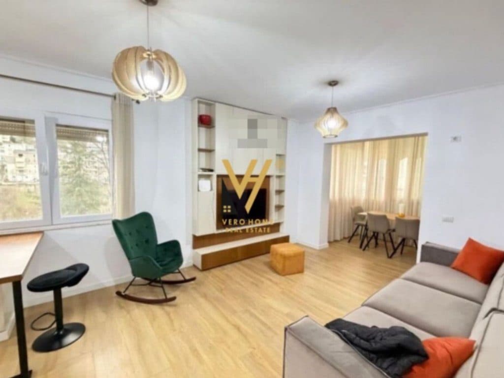 JEPET APARTAMENT 2+1+2 ME QIRA TE KOPSHTI BOTANIK 700 EURO