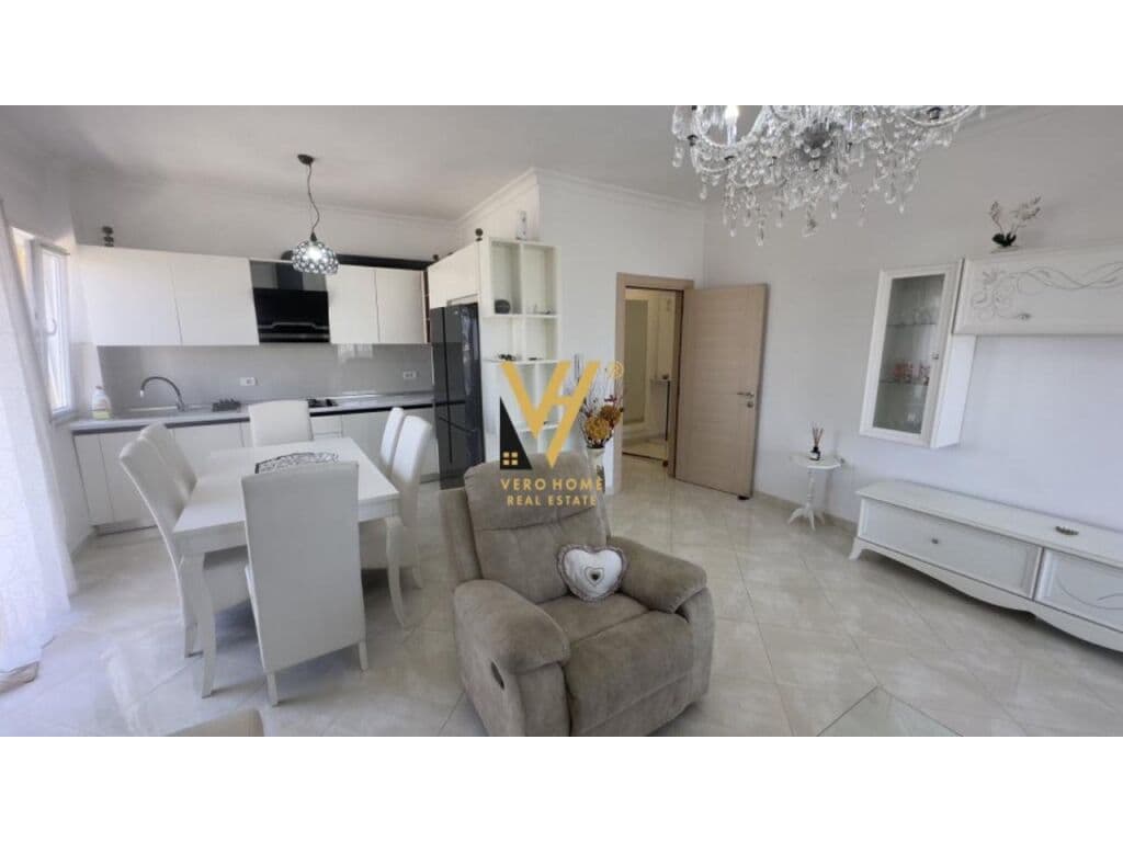 Jepet Apartament 3+1+2+ballkon me qera ne Yrshek 220 m2 2