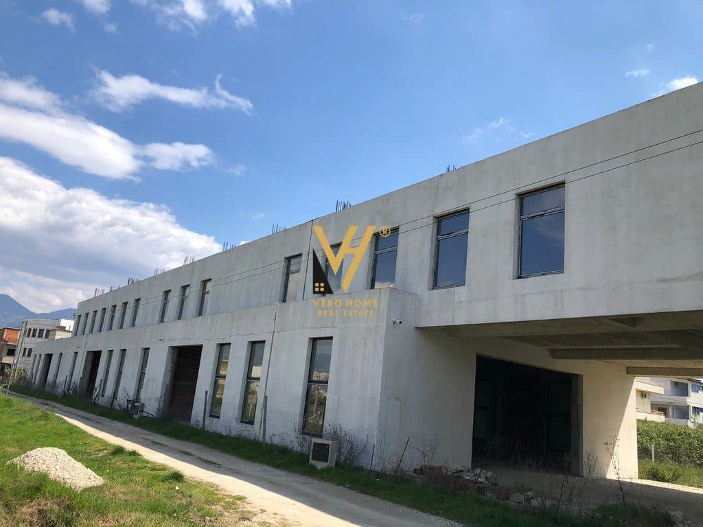 JEPET KAPANON 2.500 M2 ME QERA NE KAMEZ 7.500 EURO 1