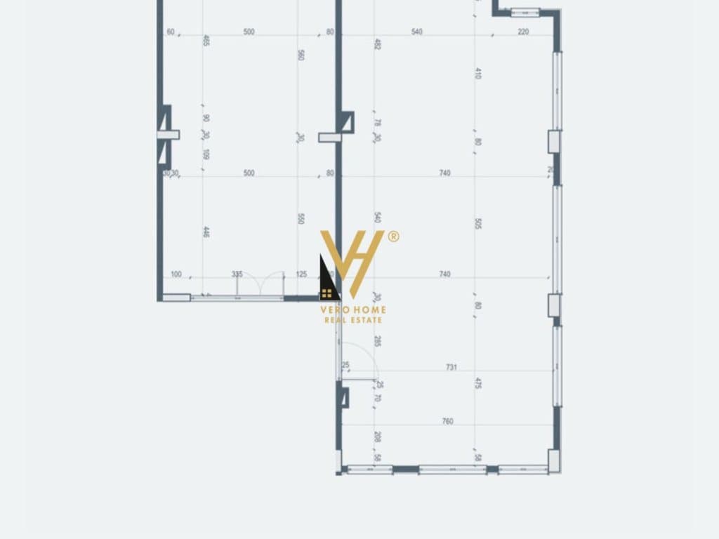 SHITET AMBIENT BIZNESI 240 M2 TE RRUGA BARDHYL 622.000 EURO 4