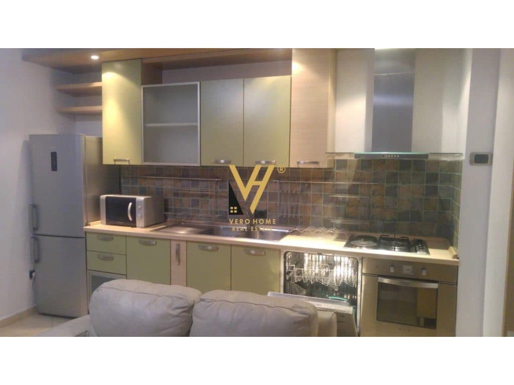 JEPET APARTAMENT 2+1+2+BLK ME QERA TE FERIT XHAJKO 700 EURO