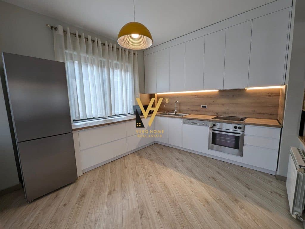 JEPET APARTAMENT 3+1+3+BLK ME QIRA NE BLLOK 240.000 LEKE 2