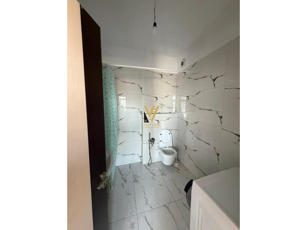 JEPET APARTAMENT 1+1 ME QERA NE VASIL SHANTO 650 EURO 4