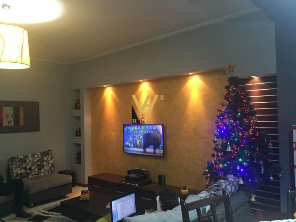 Jepet Apartament 2+1+2 me qera te Ish Ekspozita Sot 110 m2