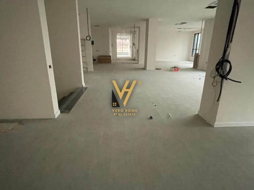 Jepet zyre me qera te Rruga Hoxha Tahsim 440 m2 3