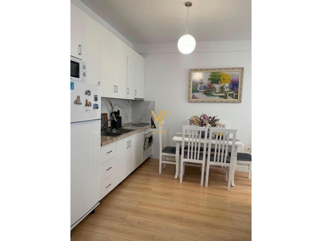 JEPET APARTAMENT 1+1+BLK ME QERA TEK UNIVERS CITY 40.000 LEKE 3