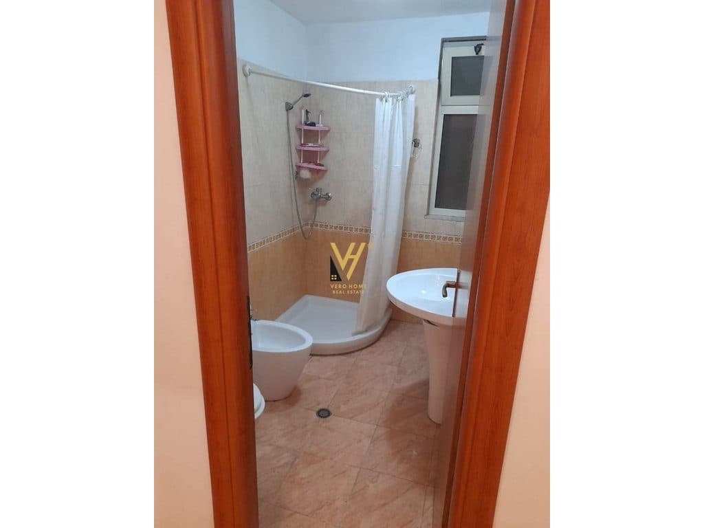 JEPET APARTAMENT 2+1 ME QERA TE MYSLYM SHYRI 800 EURO 4