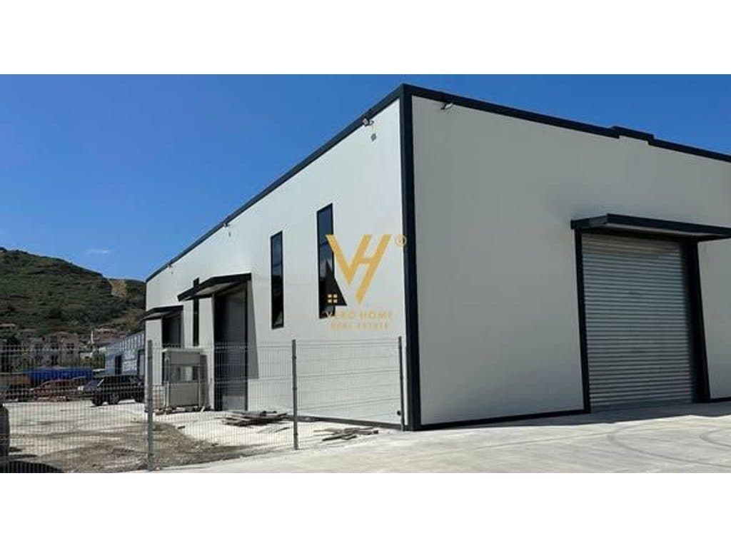 JEPET KAPANON 550 M2 ME QERA NE VORE 2.500 EURO