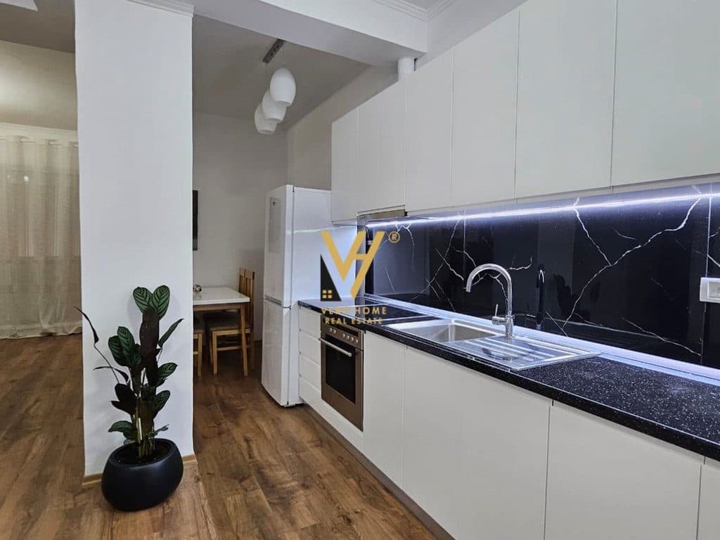 JEPET APARTAMENT 2+1+BLK ME QERA TE KODRA E DIELLIT 700 EURO 2