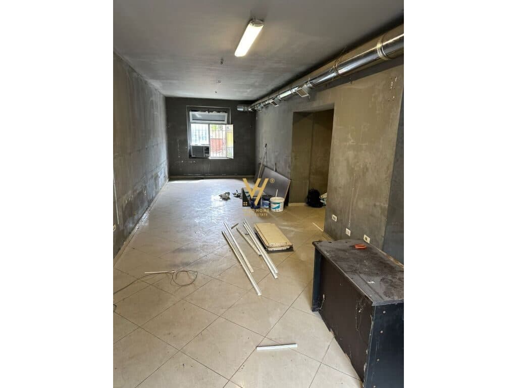 Shitet Ambient Komercial te Rruga Tefta Tashko 56 m2