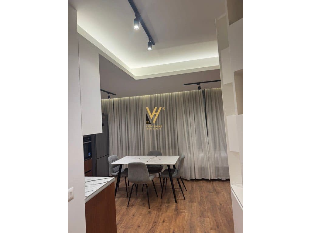 JEPET APARTAMENT 2+1+2+BLK ME QERA TE NENKALIMI I KRISTAL CENTER 800 EURO 4