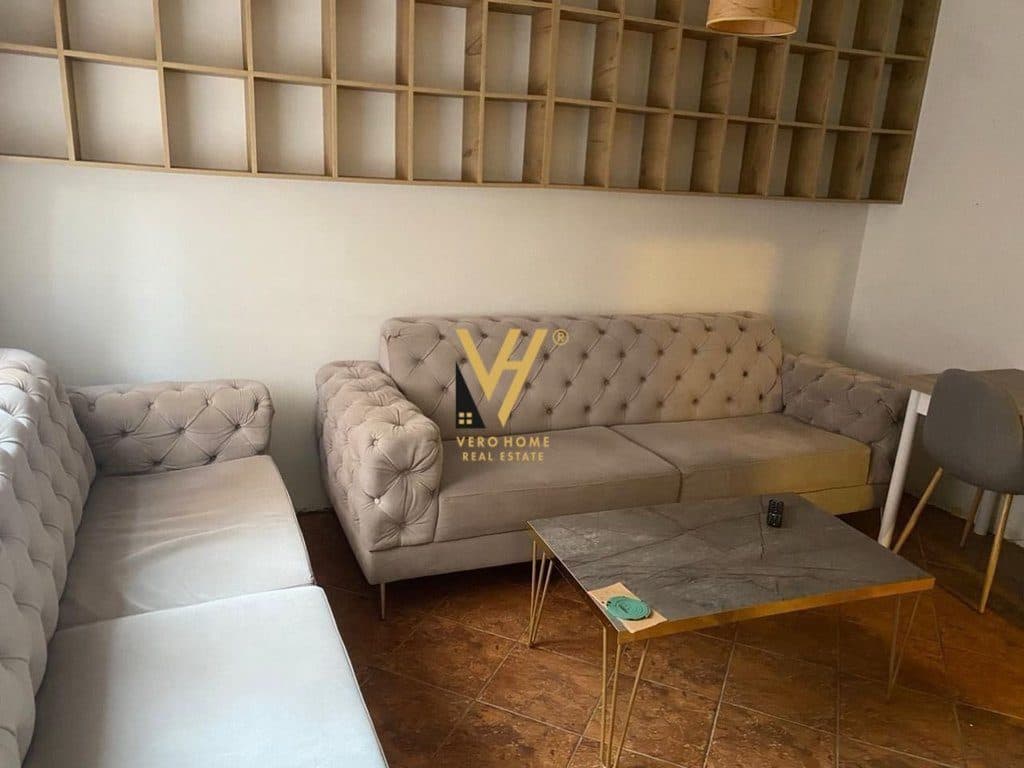 JEPET APARTAMENT 1+1 ME QERA NE BLLOK 700 EURO