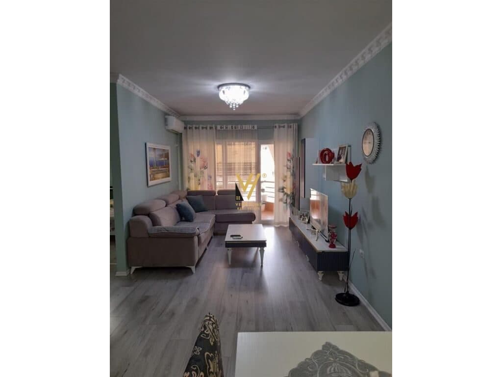Shitet Apartament 2+1+ballkon te Mbikalimi i Komunes se Parisit 105 m2 3